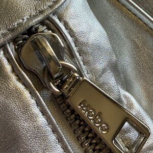 Hobo International Leather Silver Bag with Silver Hardware Med Size, Pockets!